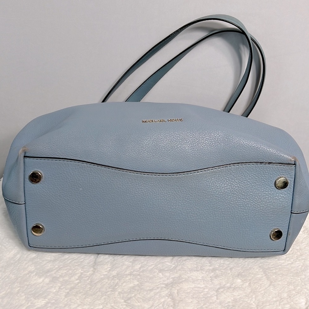 Micheal Kors Raven Large Pebbled Leather Shoulder Bag - Picture 14 of 16